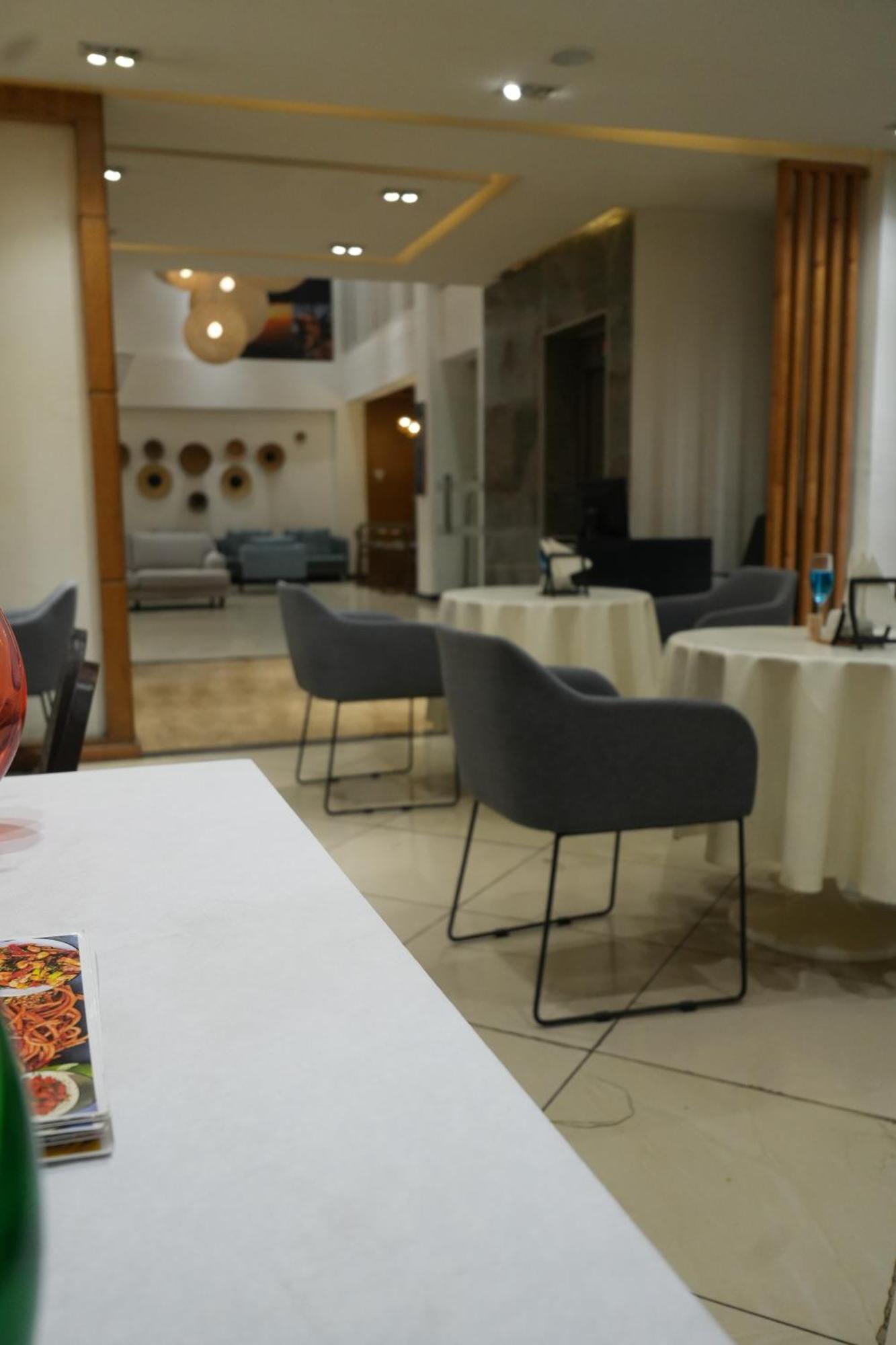 Mazeki Addis Boutique Hotel Luaran gambar